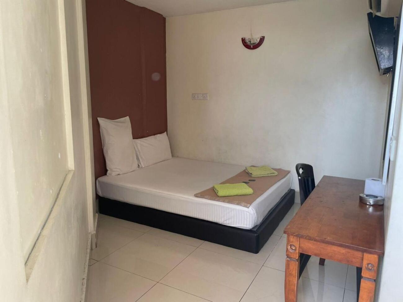 Sv Andalas Hotel Klang Buitenkant foto