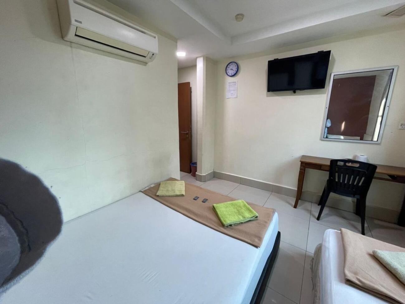 Sv Andalas Hotel Klang Buitenkant foto